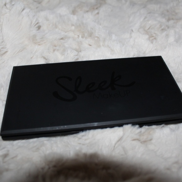 Sleek Makeup i-Divine Eyeshadow Palette - Picture 3 of 3